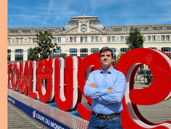 
		El ingeniero pamplonés que examina los motores de los aviones Airbus
		
	