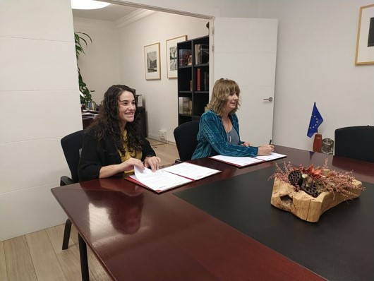 
		El Departamento de Relaciones Ciudadanas y la asociación Ortzadar firman un convenio para fomentar la cultura navarra en Argentina
		
	